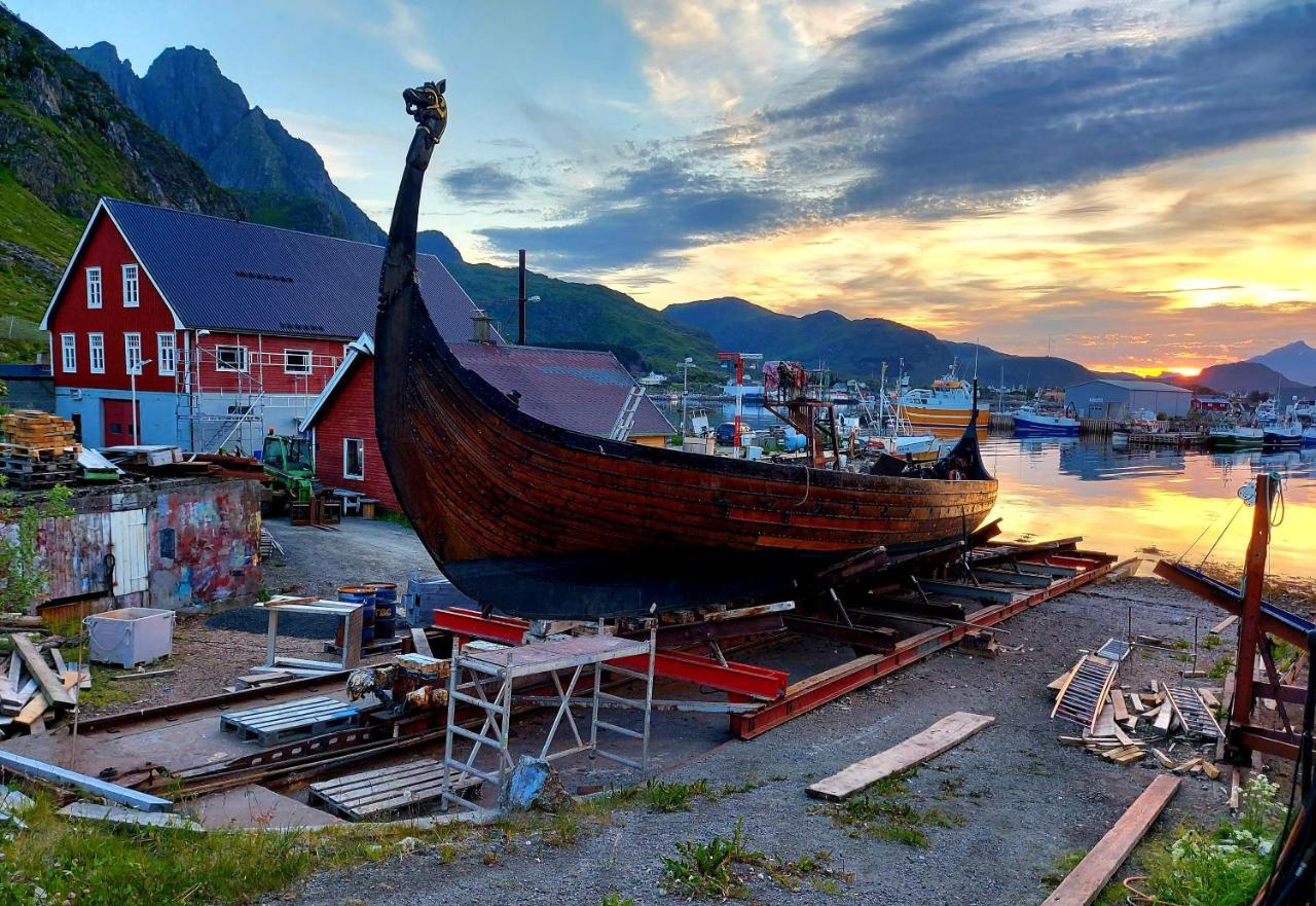 Solrik beliggenhet i Lofotens største fiskevær Villa Ballstad Eksteriør bilde