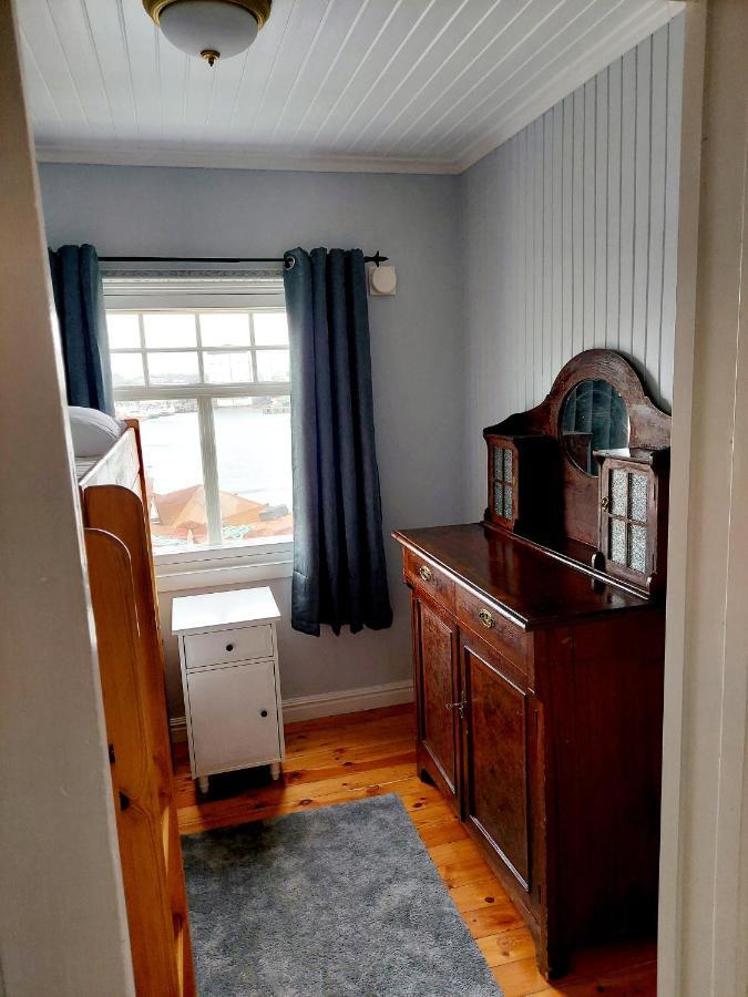 Solrik beliggenhet i Lofotens største fiskevær Villa Ballstad Eksteriør bilde